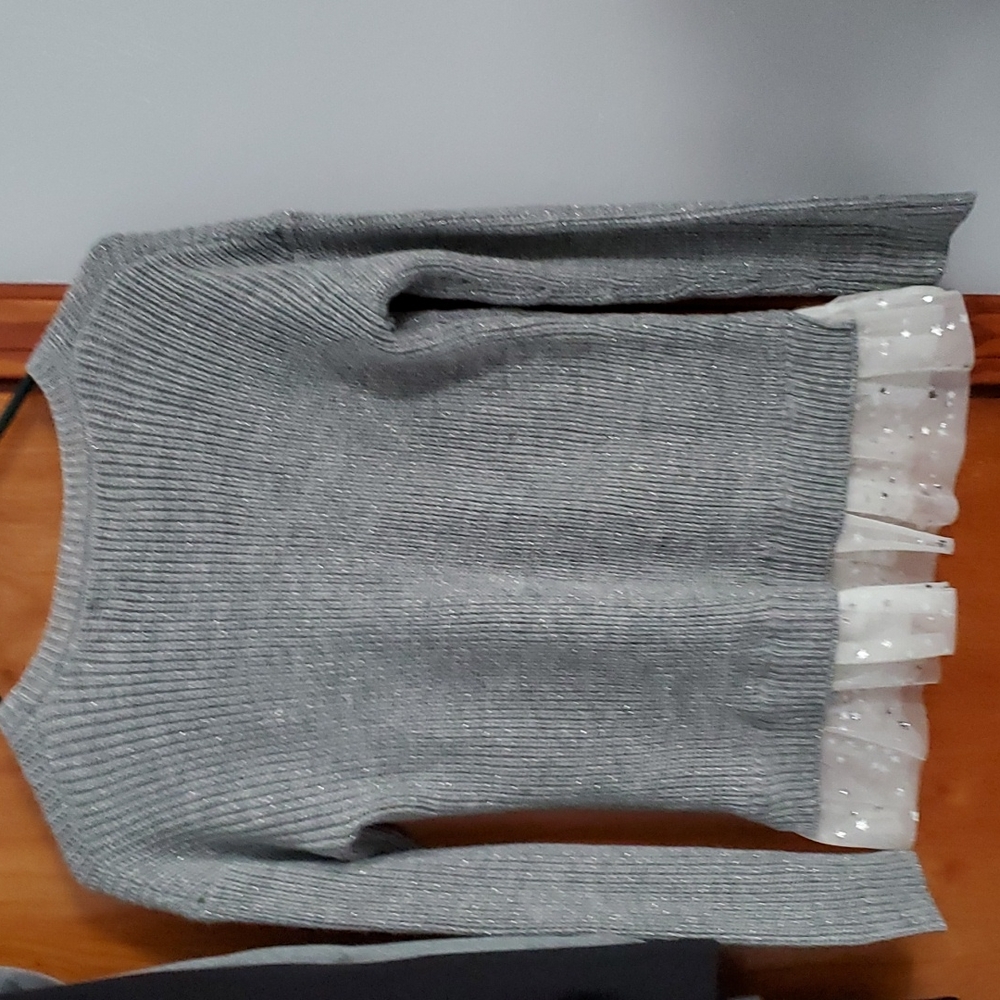 Sweater - Picture 4 of 4